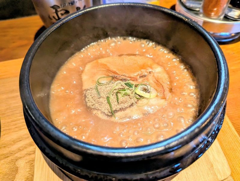 おダシと銀しゃり中華そば雲雀の濃厚魚介つけ麺のスープ