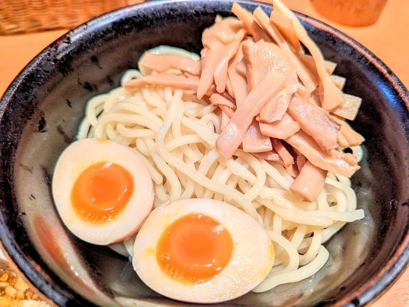 響き屋のにんにくつけめんの麺